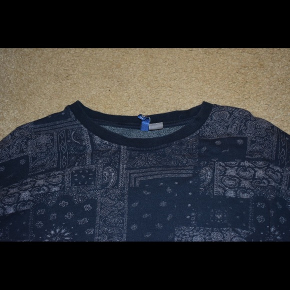 Sweatshirt - Picture 3 of 5